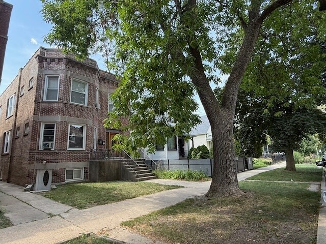 Building Photo - 4034 N Monticello Ave
