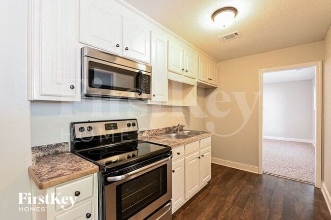 Building Photo - 1417 Greenridge Way