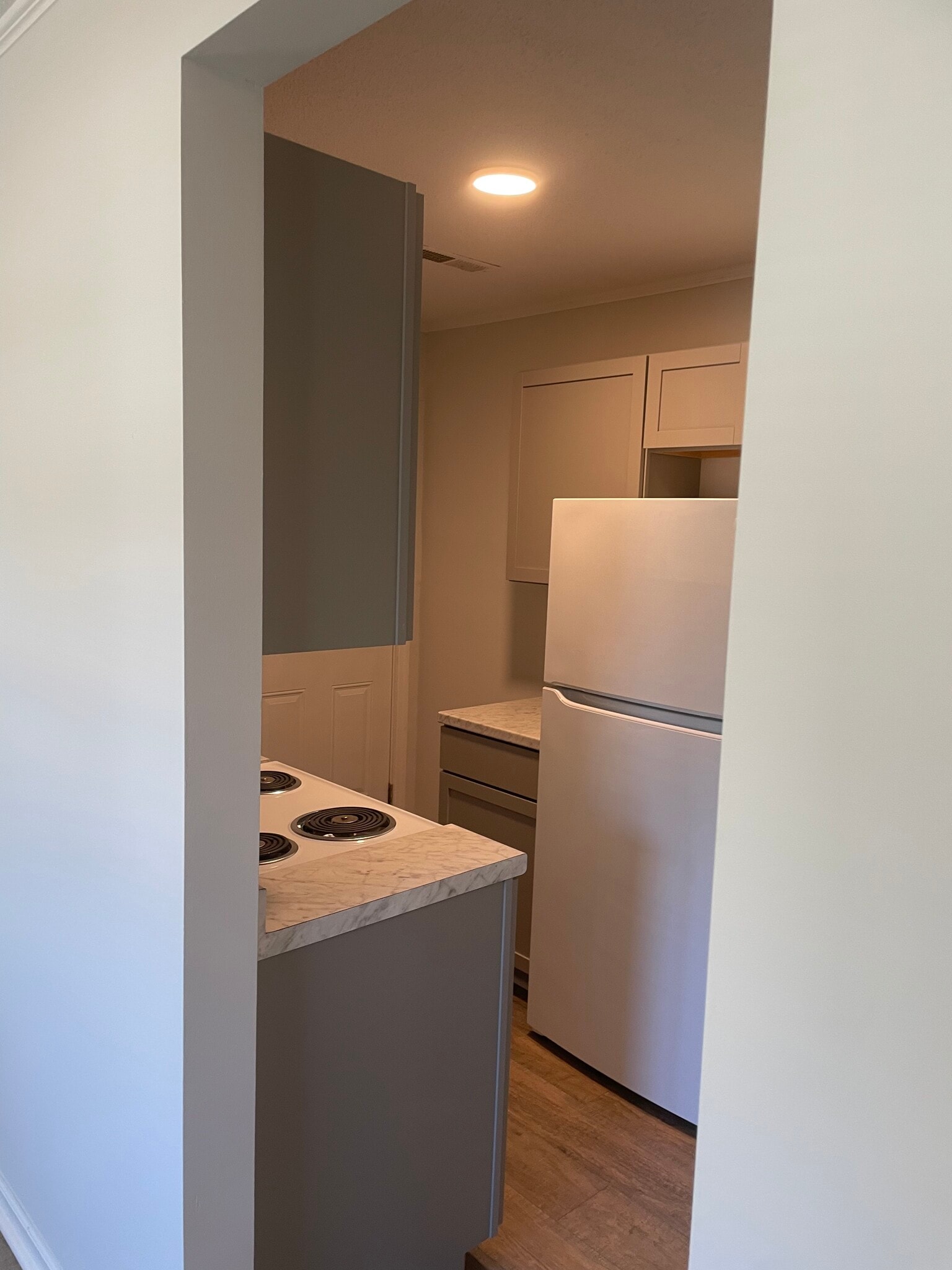 Building Photo - 5799 Sledge St