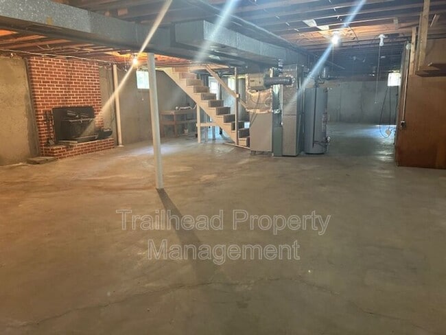 Building Photo - 1706 NE 77th St