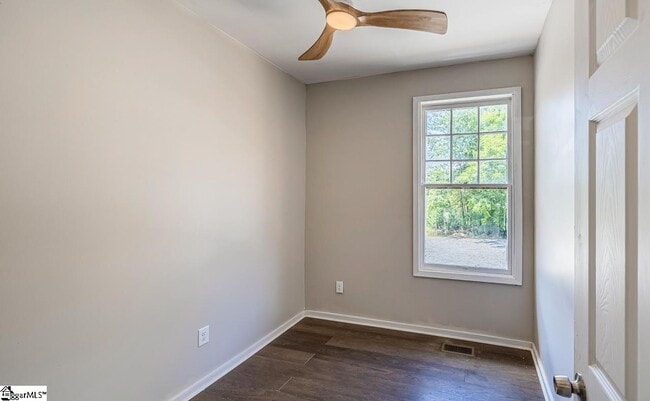 Building Photo - 536 Peronneau St
