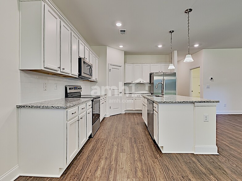 Building Photo - 136 Sweet Gum Dr