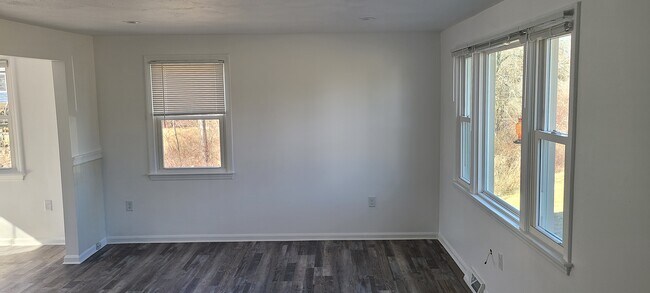 Building Photo - 18 Eden St