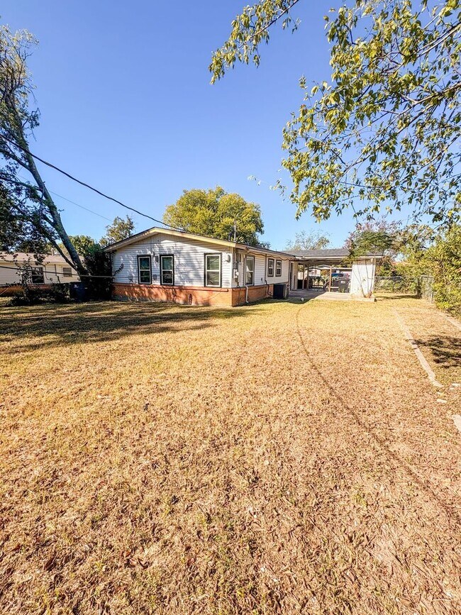 Building Photo - 1917 S 51st St