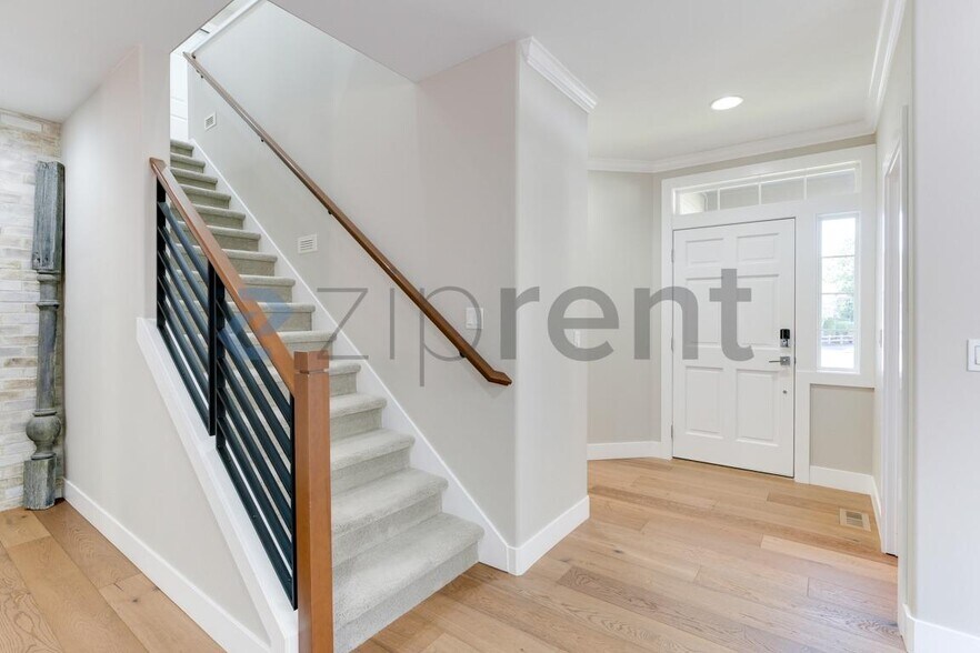 Building Photo - 23620-23230 230th Pl SE