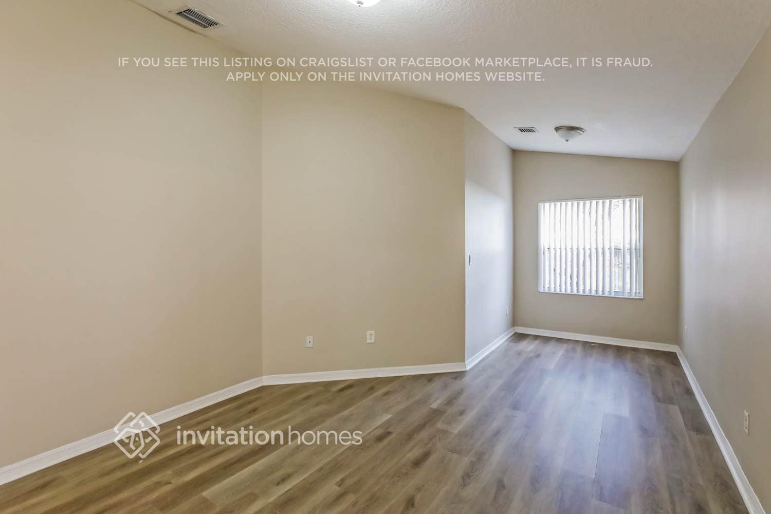 Building Photo - 1365 SW 106th Ave
