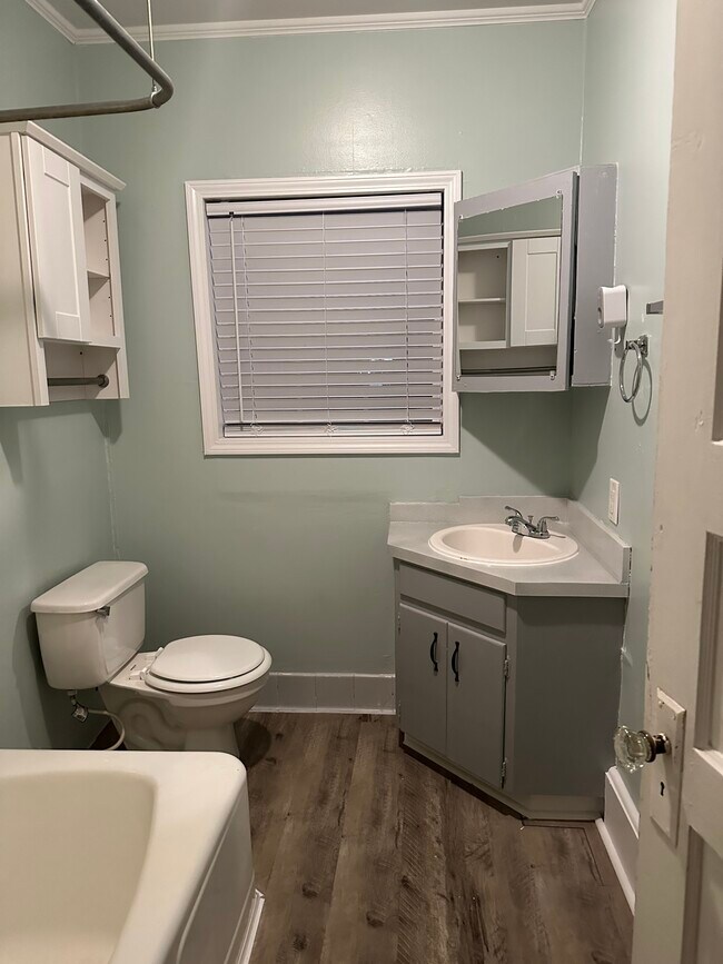 Building Photo - 1601 S 41st St