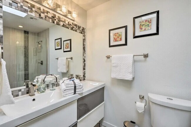 Building Photo - 7720 E Heatherbrae Ave