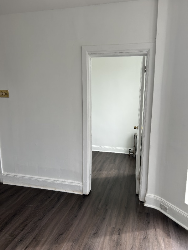 Building Photo - 531 Ashford St