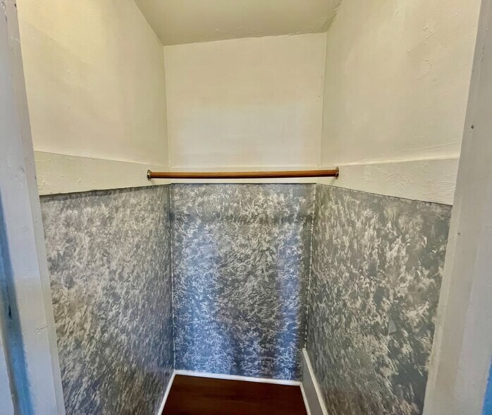 Building Photo - 475 Newton Ave