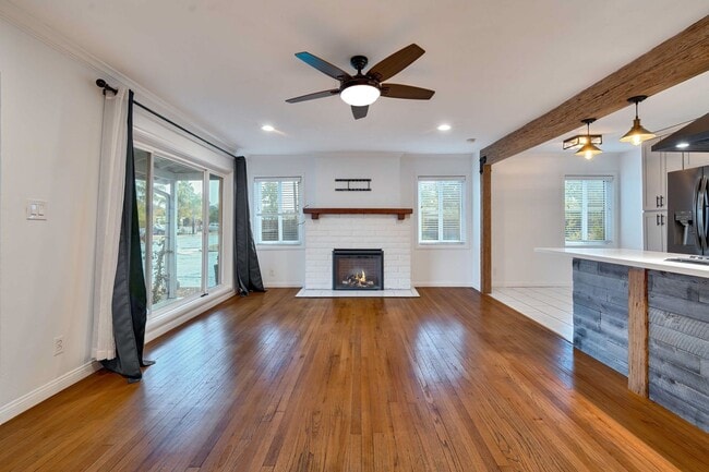 Building Photo - Charming Fully Remodeled 3-Bedroom Home wi...