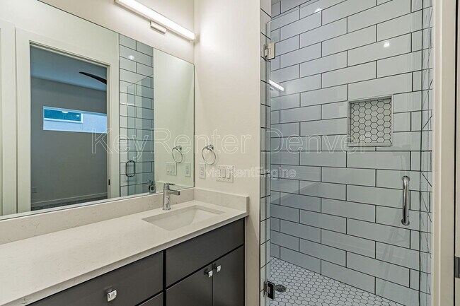 Building Photo - 1286 Osceola St