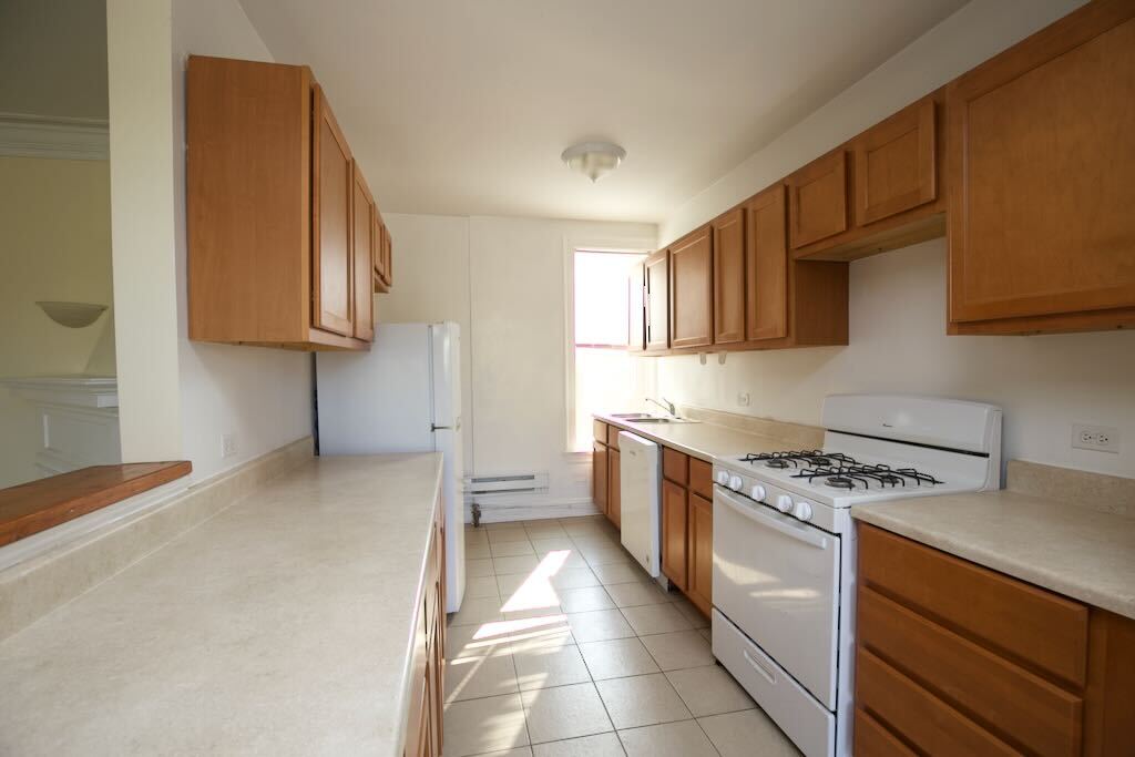 Building Photo - 808 Green Bay Rd