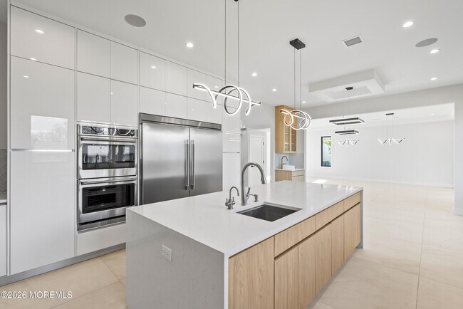 Building Photo - 150 Ampere Ave