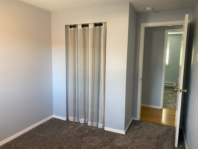Building Photo - 4bd/1.75ba Carnation House
