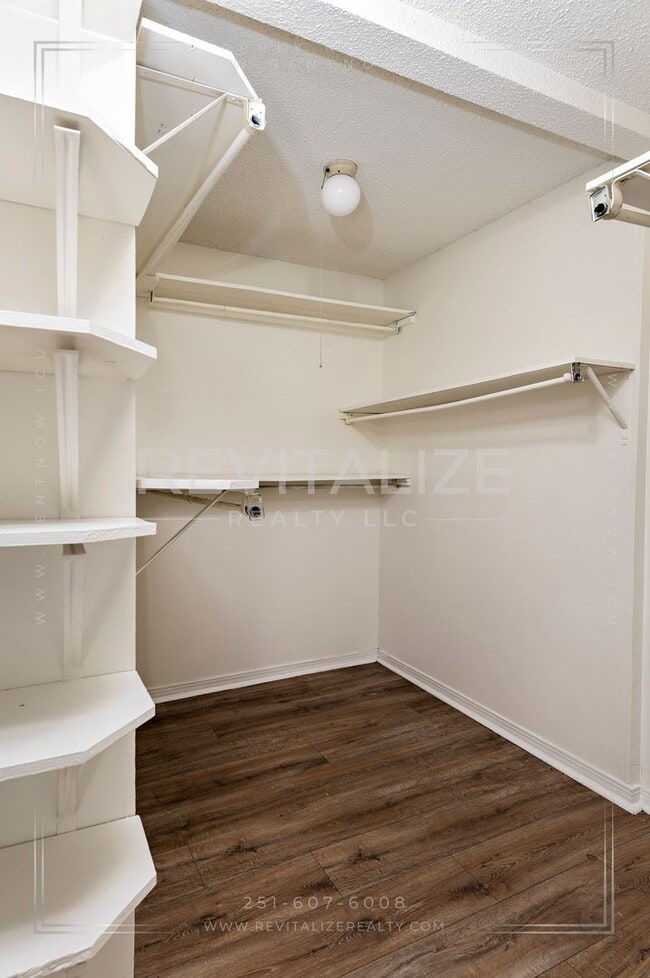 Building Photo - Beautifully Renovated 3 Bed 2 Bath Home in Theodore