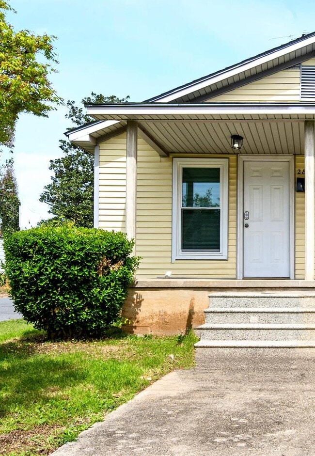 Building Photo - 283 Malvern Dr SW