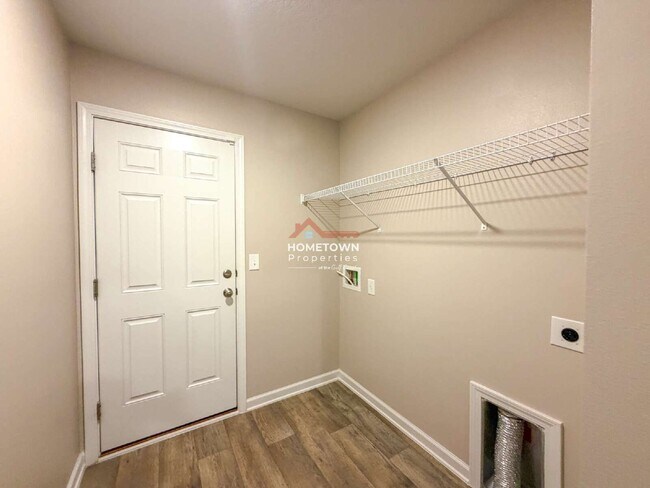 Building Photo - 7305 Lakeside Oak Ct