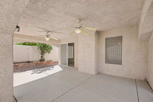 Building Photo - 2054 Cardigan Ave
