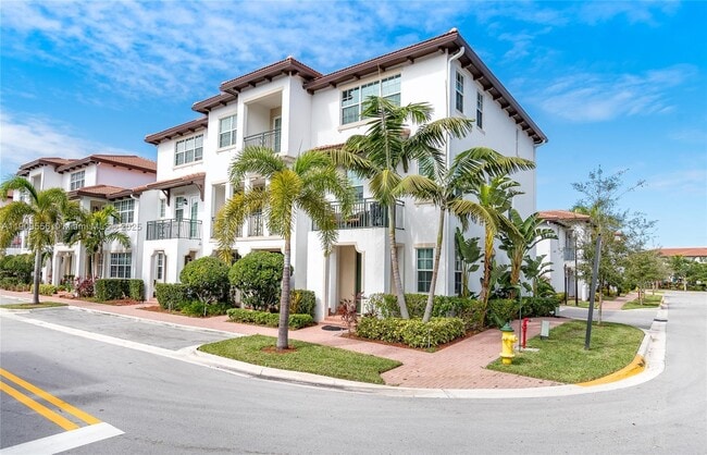 Building Photo - 11958 SW 27th Ct