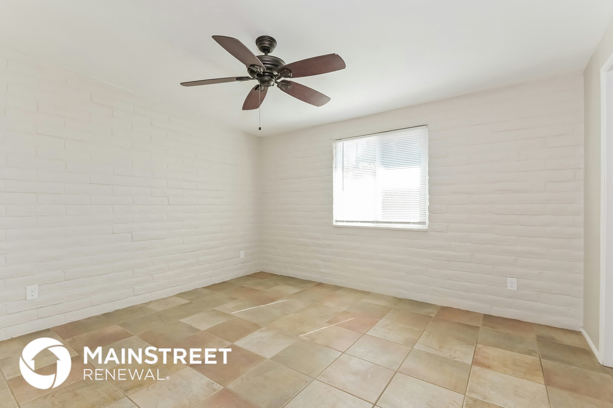 Building Photo - 7520 E Stella Rd