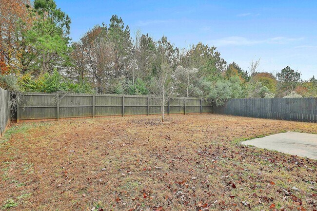 Building Photo - McDonough Home Spacious and Close to Everything!