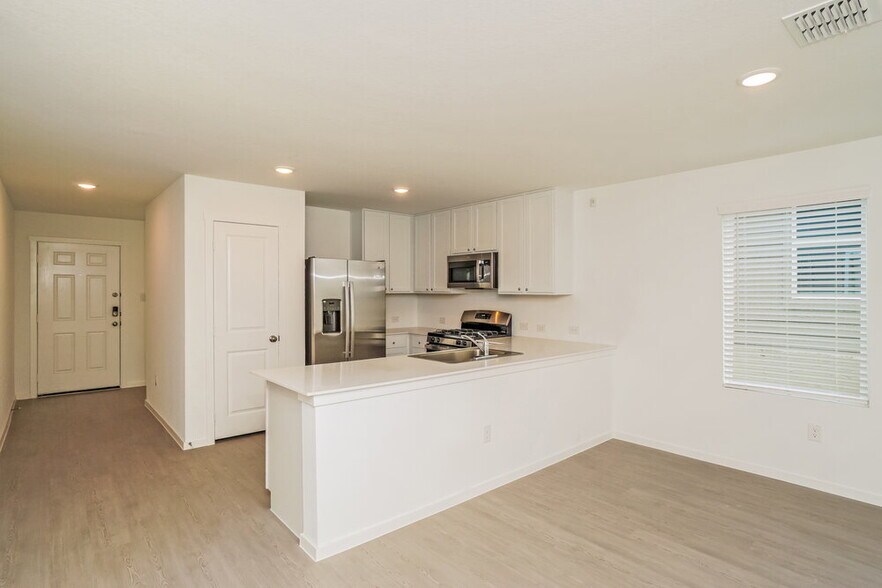 Building Photo - 2238 Croaker Crk