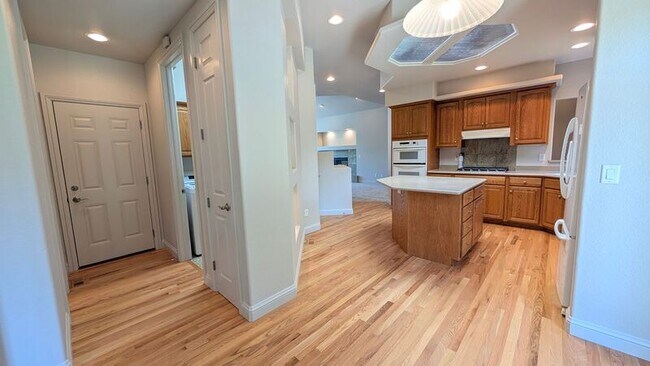 Building Photo - 2795 Stonewall Heights