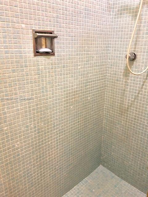 Building Photo - 16924 SW 112th Ct