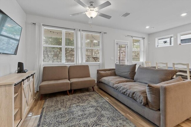 Building Photo - 7103 Terrazzo Cottage Ln