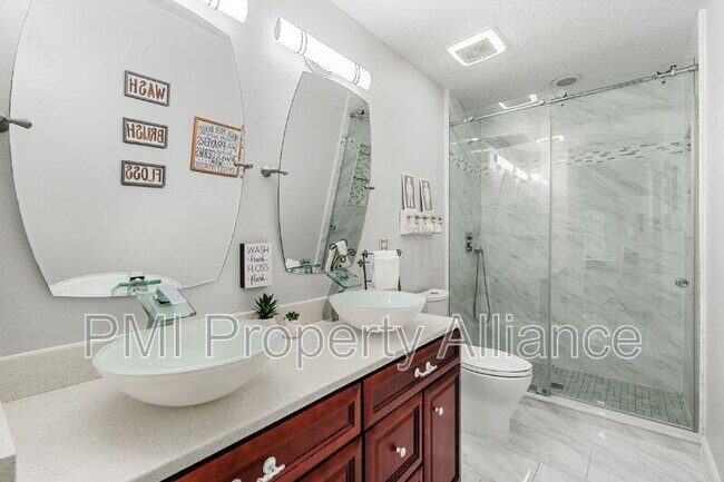 Building Photo - 555 Carey Way