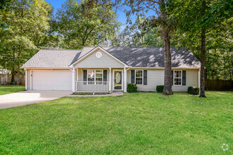 Building Photo - Charming 3-Bedroom Home