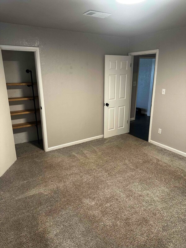 Building Photo - 1912 S Jordan Ave