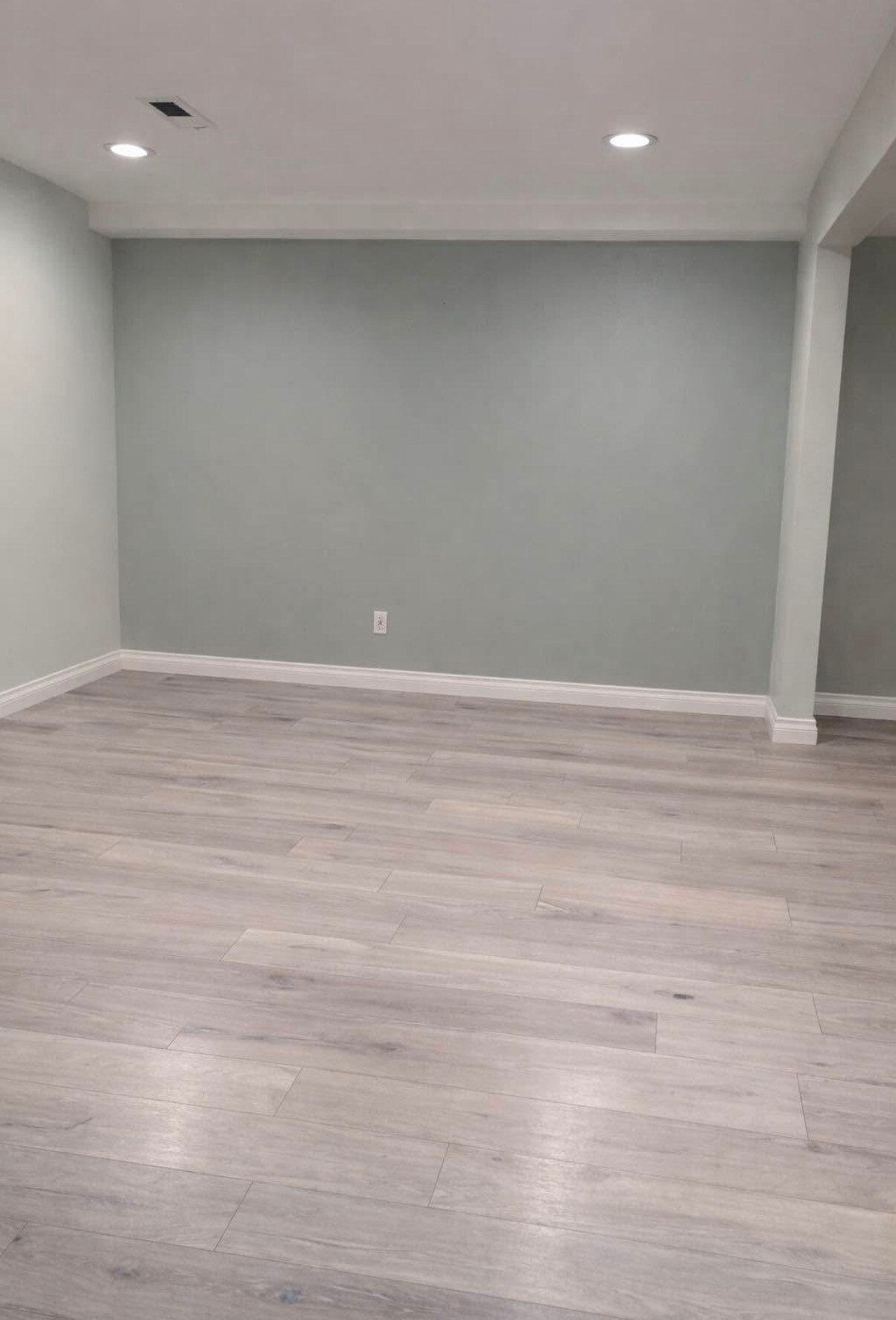 Building Photo - 7104 N Deschutes Dr