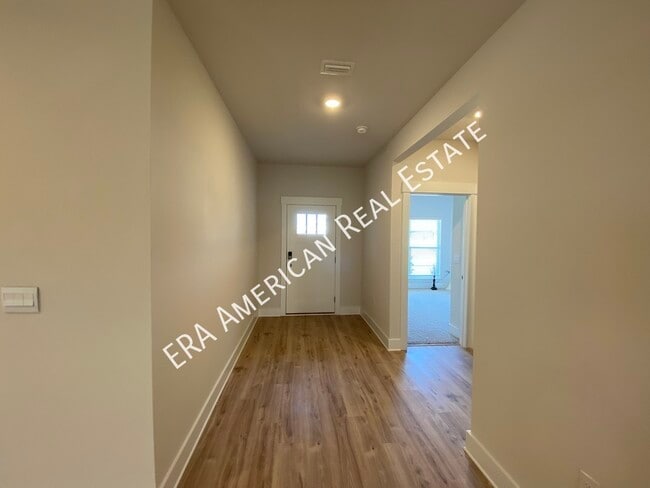 Building Photo - 3398 Southwind Dr