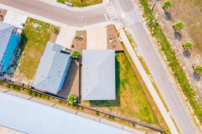 Building Photo - 100 Port Isabel St