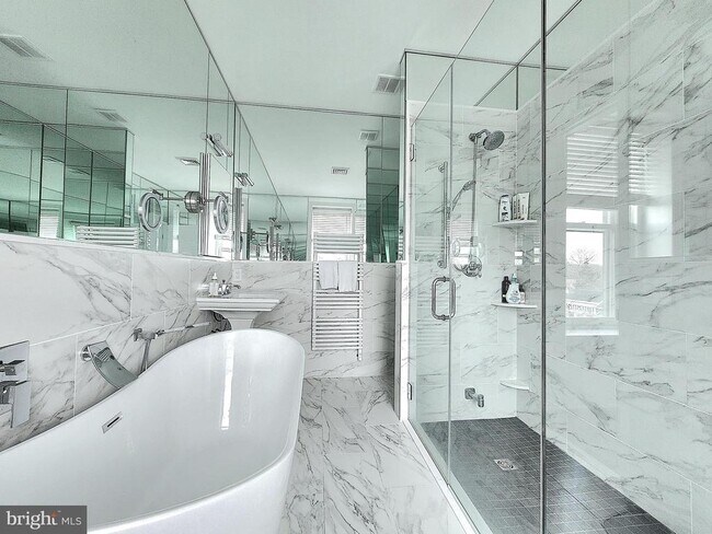 Building Photo - 106 S State St