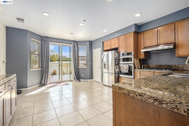 Building Photo - 355 Pebble Beach Dr
