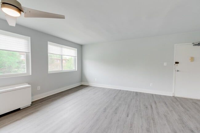 Building Photo - Park Shirlington