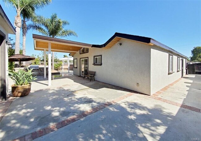 Building Photo - 2099 Continental Ave