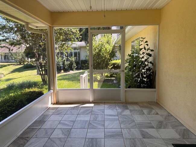 Building Photo - Located in the heart of Fernandina Beach!