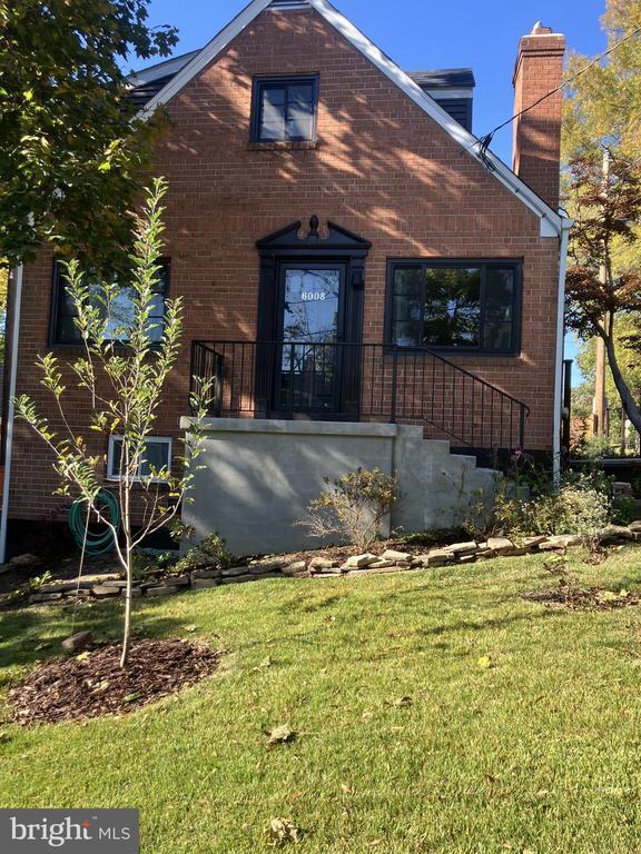 Building Photo - 6008 Bryn Mawr Ave