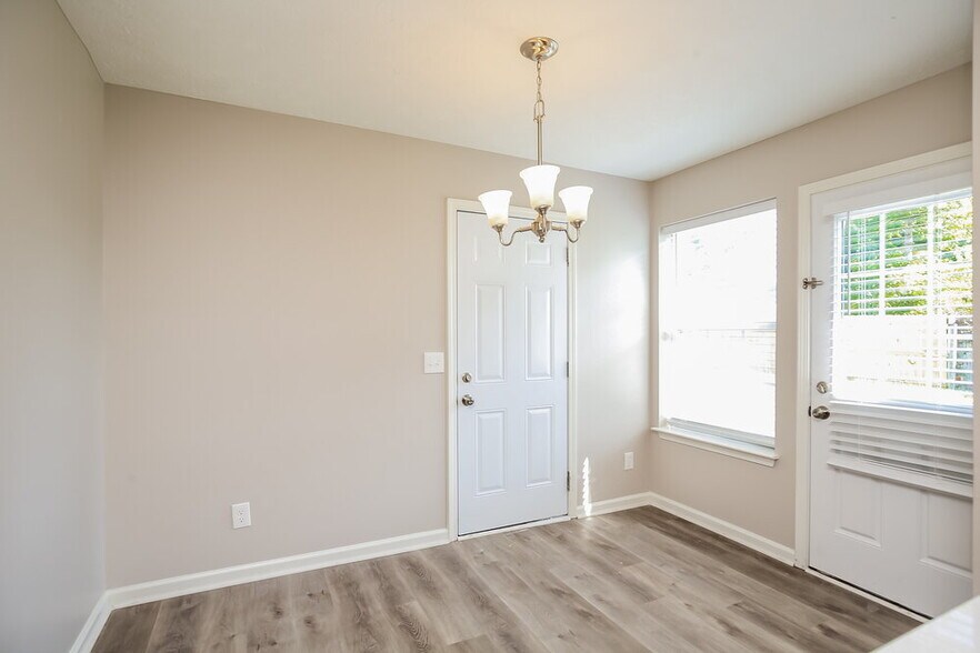 Building Photo - 864 Lavergne Ln