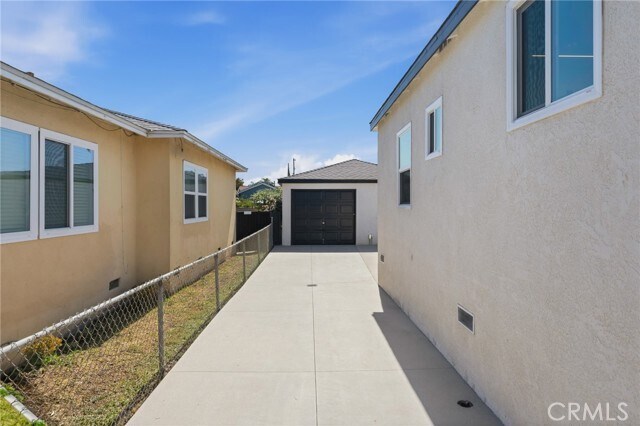 Building Photo - 16914 S Hobart Blvd
