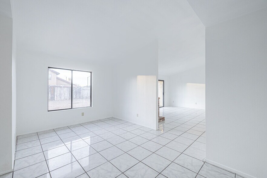 Building Photo - 38659 Angele Trumpet Ct