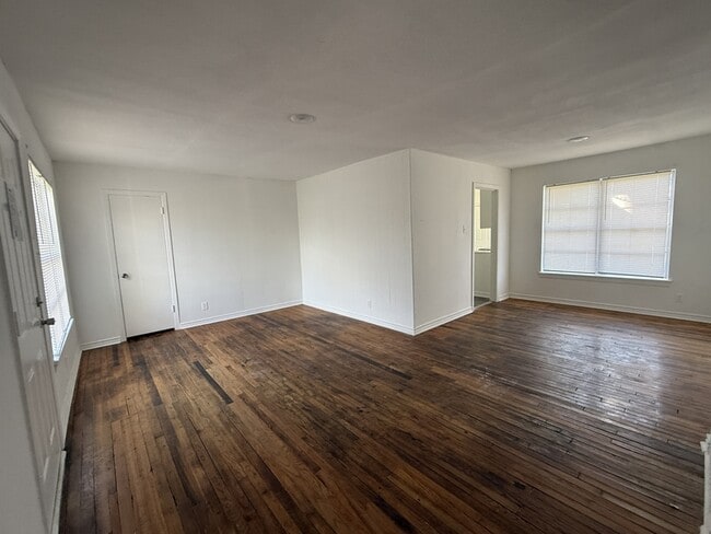 Building Photo - 15 MacArthur Dr