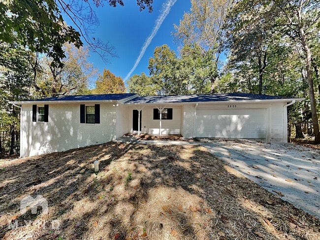 Building Photo - 2600 King George Ct NE