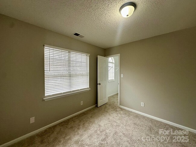 Building Photo - 13809 Stephendale Dr