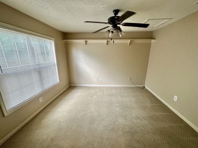 Building Photo - 20 Coffey Ln