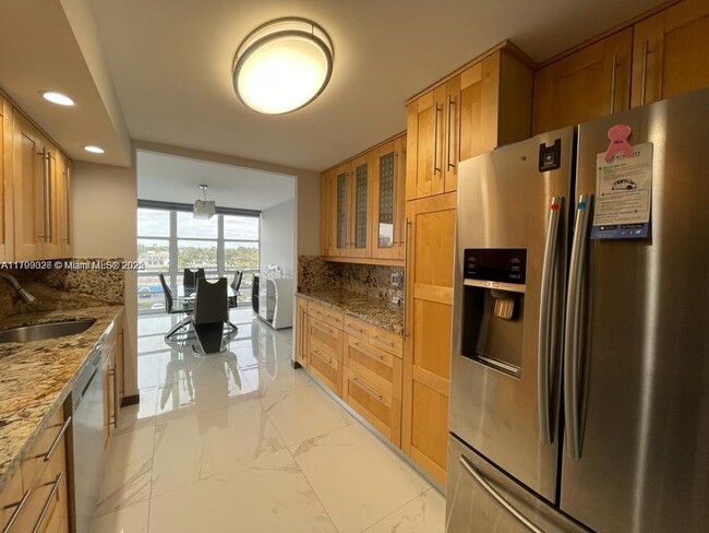 Building Photo - 2049 S Ocean Dr